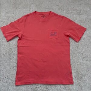 Boys size M (12-14)Vineyard Vines whale short sleeve t-shirt.